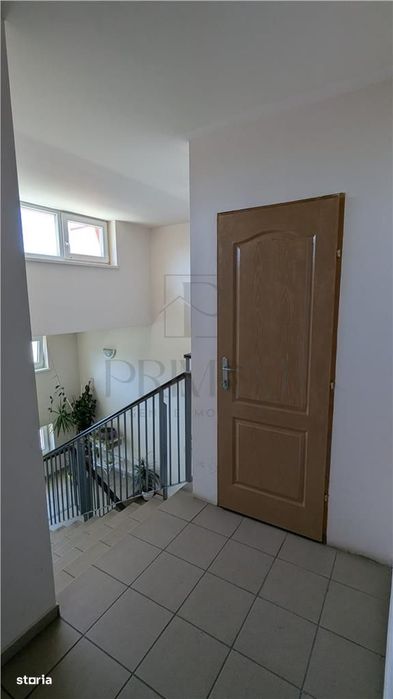 Aradului | Penthouse 3 Cam | 2 Bai | 3 Terase | Lift | Renovat - Mobil