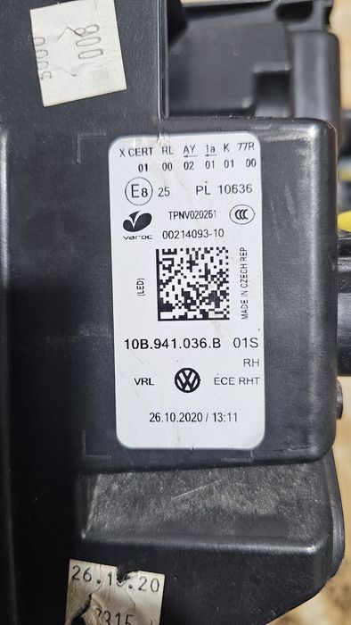 Far dreapta volkswagen id 3 cod 10B 941 036 B