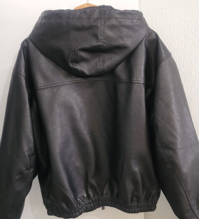 Дамско кожено яке Bershka - модерно, като ново