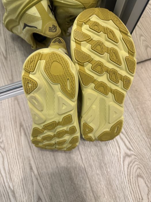 Hoka    clifton    9