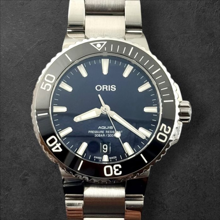 Oris Aquis Date 40.5mm – Black Ceramic / Steel