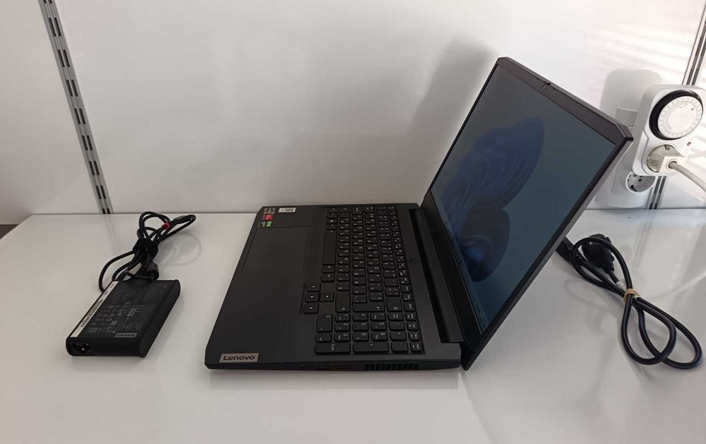 Лаптоп Lenovo IdeaPad Gaming 3 15ACH6 (GTX1650 4GB,16RAM)
