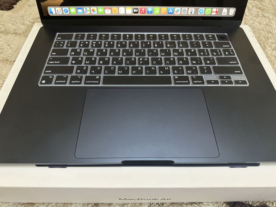 Продаю MacBook Air M3 15 дюймов Midnight
