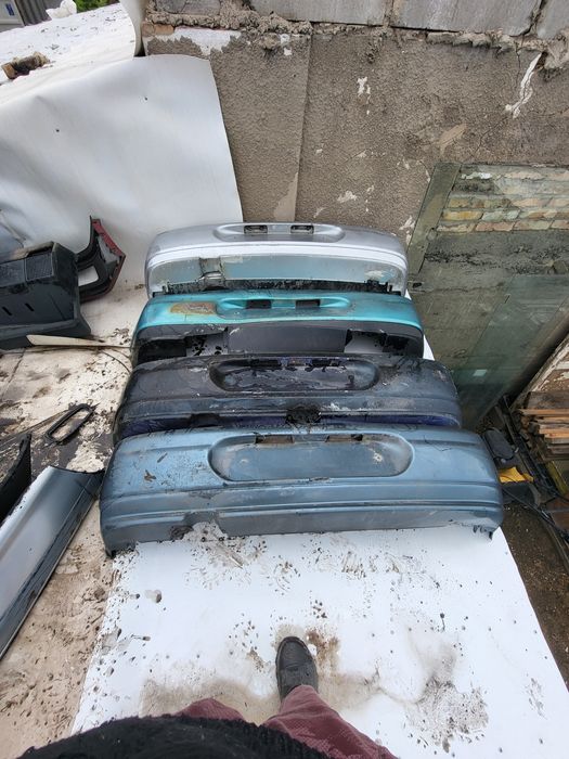 Продам задние бампера ваз 2110