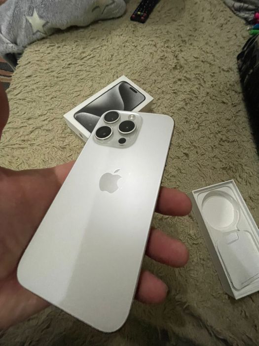 Продам Айфон 15 про