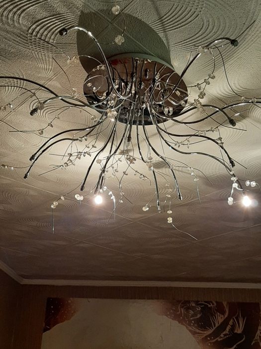 Продам люстры недорого