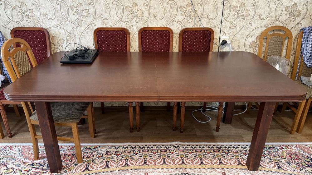 Продаю дубовый стол