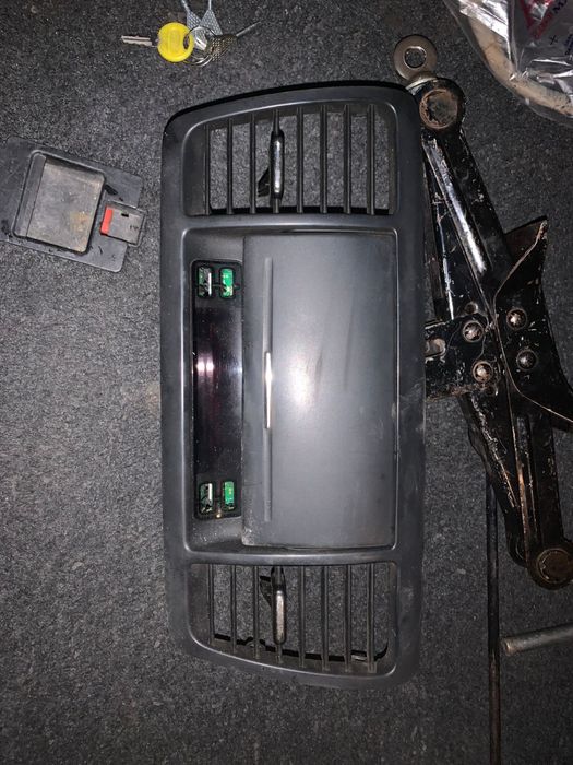 Продам перчаточник subaru outback/legacy bp/bl