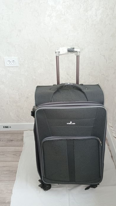 Чемодан сотилади