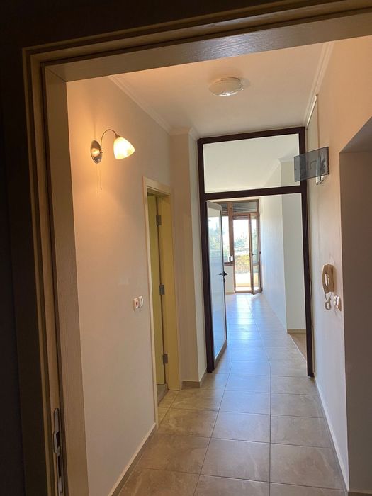 Дава се под наем Четиристаен апартамент в Добрич, Свети Георги - 105 кв.м за 765 € - Снимка #1