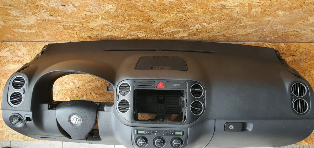 Kit planșă bord Golf 5 Plus / Tiguan cu airbag și centuri 1K0880201CB