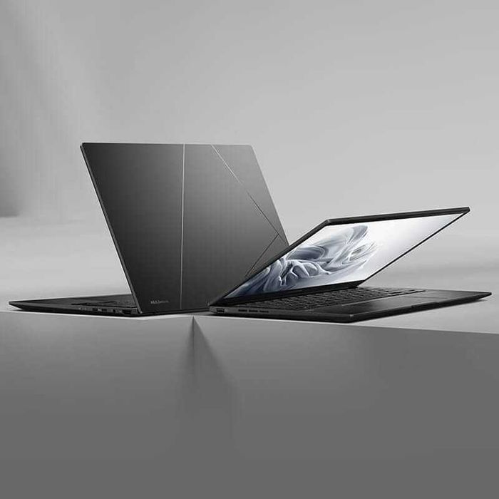 Asus Zenbook UM3406KA350 14" OLED 120Hz Ryzen AI 7 H350 1 TB 32GB DDR5