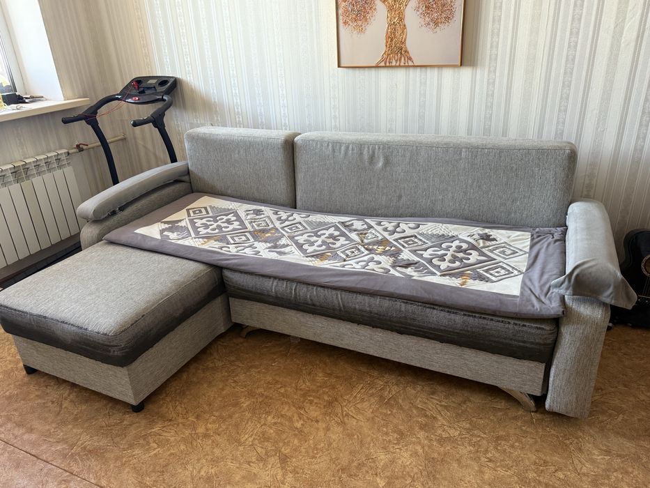 Продам диван срочно!