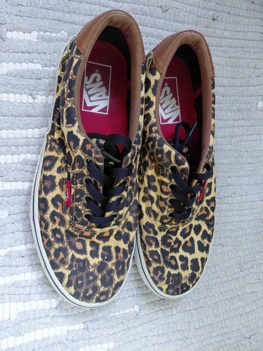 Дамски кецове Vans 38 номер