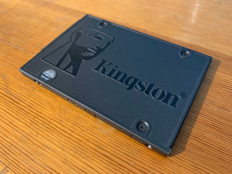Kingston KC600 1TB / Kingston A400 480GB / Kingston A400 120GB / Adata SU650 120GB