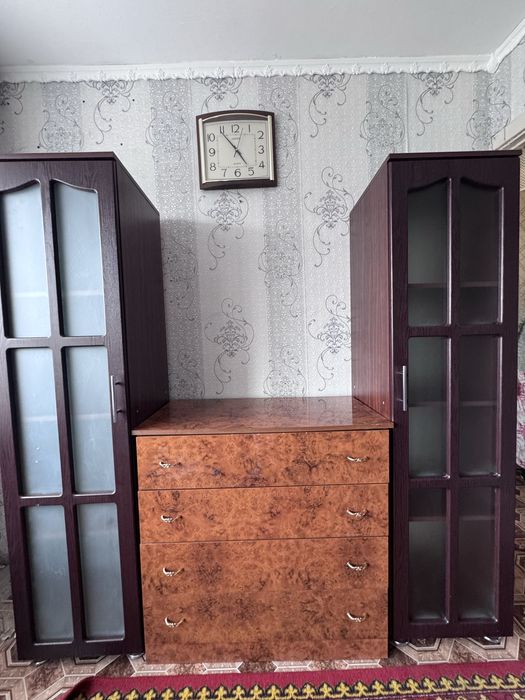 Комплект шкафов и комод