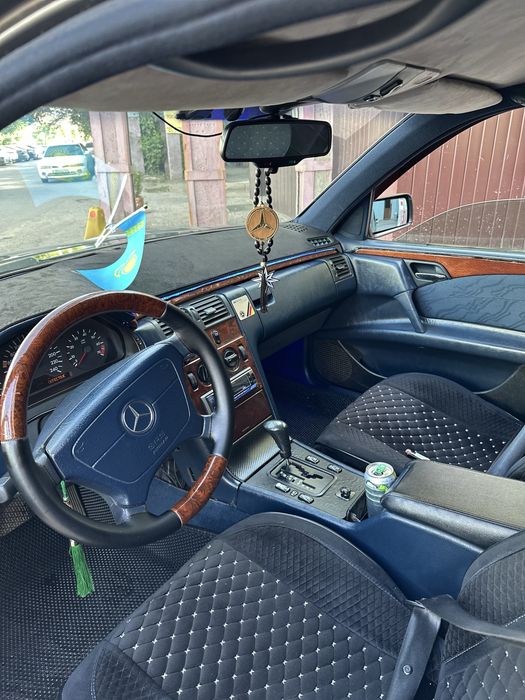 Салон продам w210