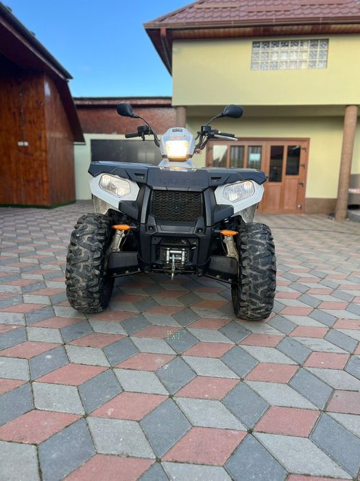 Vând Polaris Sportsman 570