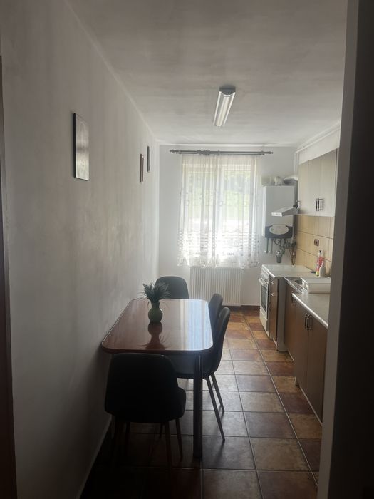 Pf dau in chirie ap cu 2 camere inchise + bucatarie.