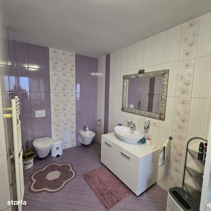 Vând apartament cu 4 camere ultracentral