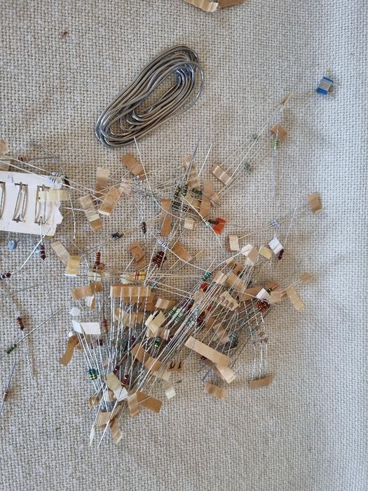 Pachet dif piese, Rezistente, etc. Noi. West Germany.