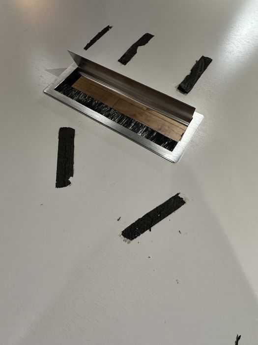 Продам офисевц стол Б/У