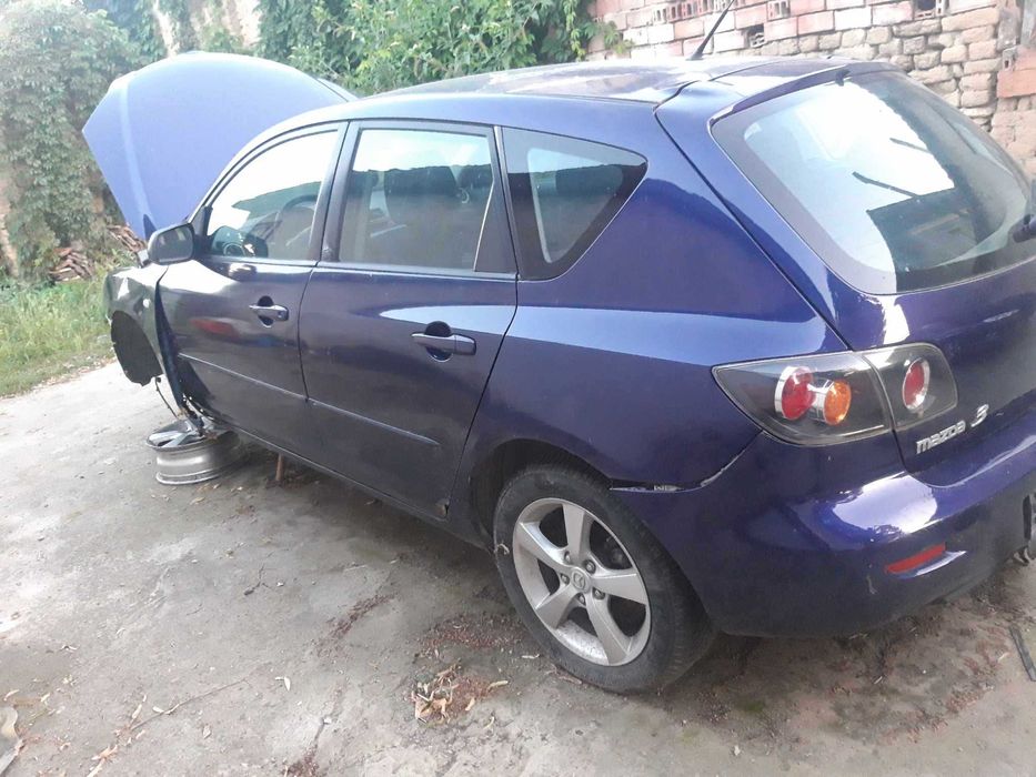 Мазда  3 - Само на части