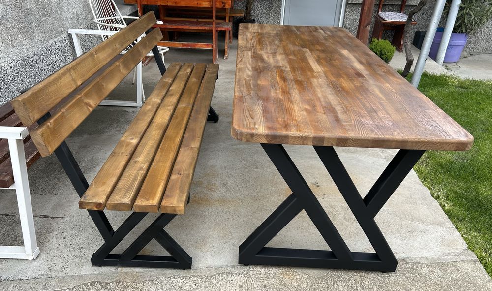 Стойки за маси и пейки