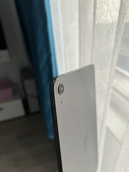 iPad Air 5, MDM, M1, 64GB, stare:9/10 (DOAR o zgarietura intr-un colt)