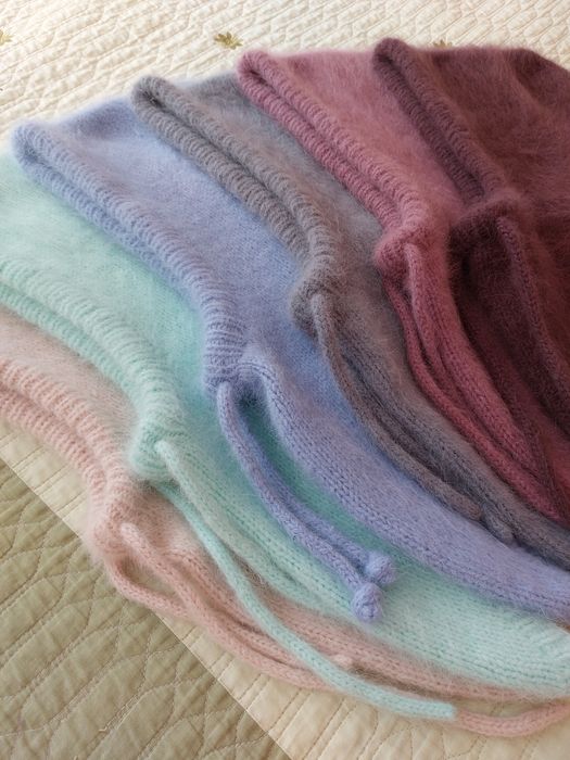 Капор тёплый из ангоры