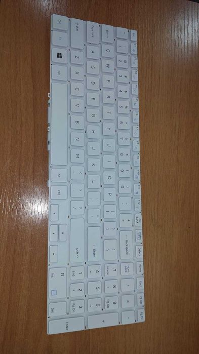 Продам клавиатуру для ноутбука Samsung