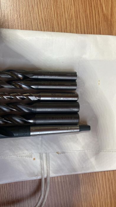 Burghiu carbura cu racire