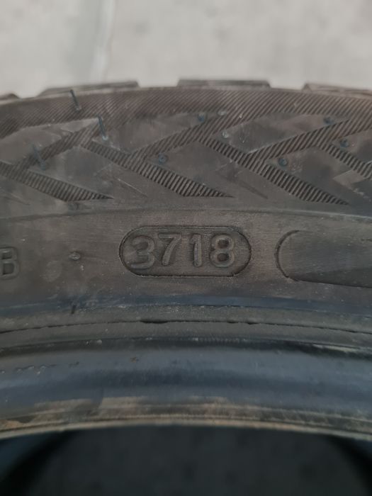Всесезонни гуми 2 броя NOKIAN WeatherProof 255 40 R19 дот 3718