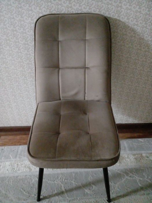Продам  стулья комплекты