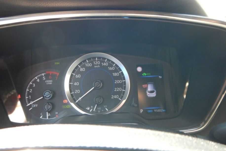 Toyota Corolla Hybrid 1.8 touring break 96000km Parcheaza Singura