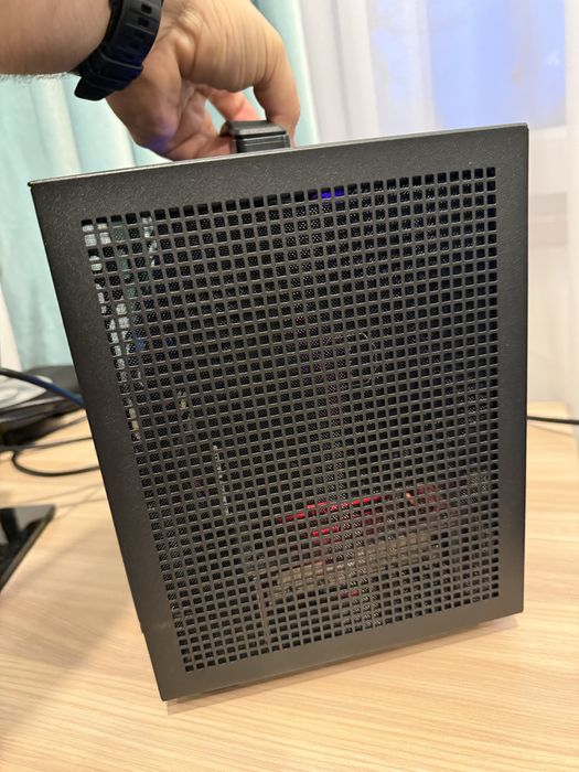 PC Gaming ITX compact și puternic - Ryzen 7, RX 5700 DD, 16GB, 1TB ssd