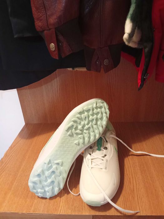 Vand papuci golf (NOI - NEPURTAȚI)