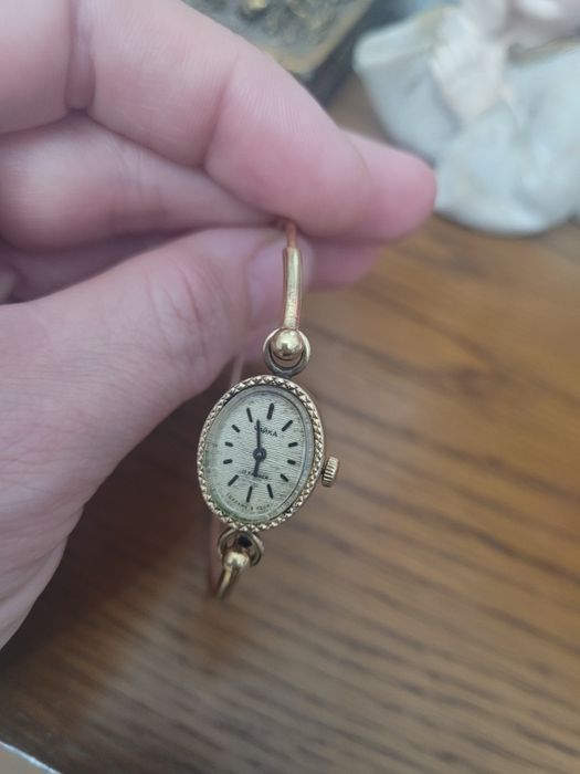 Продам часы чайка женские рабочие