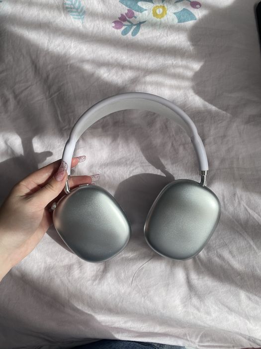 Casti wireless over-ear