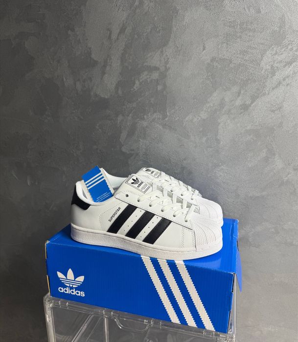 Adidas Superstar