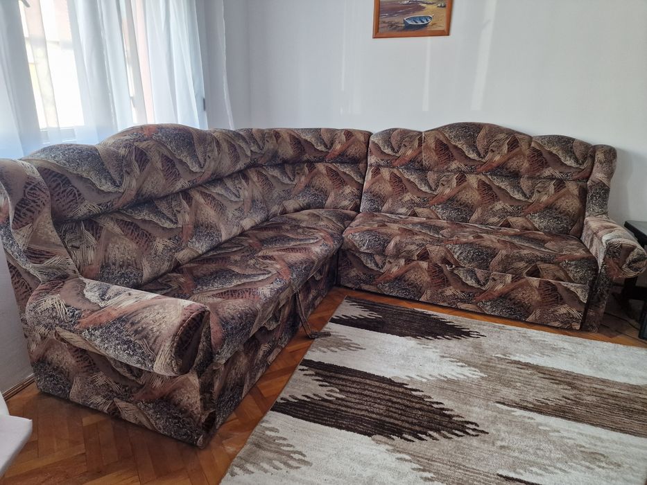 Vand coltar 240x240 în stare buna de folosință