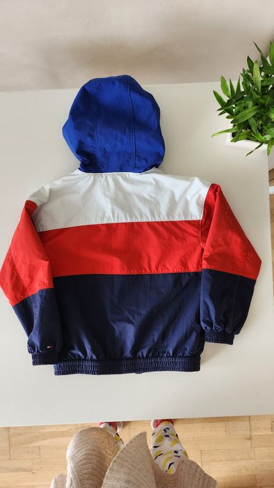 Яке Tommy Hilfiger 6-7г. детско