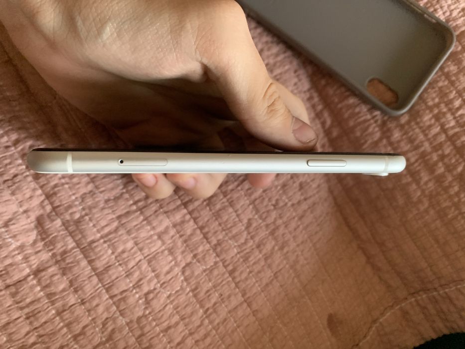 Iphone xr  64gb.