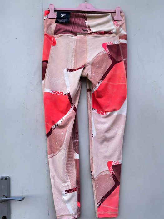 Reebok оригинален дамски клин нов Л размер