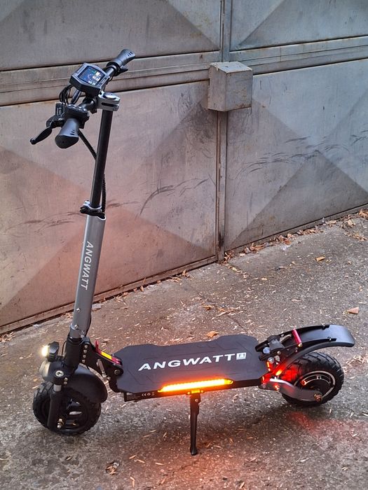 Trotineta Angwatt F1 55 km autonomie, 1000W, 5 viteze, roti de 10