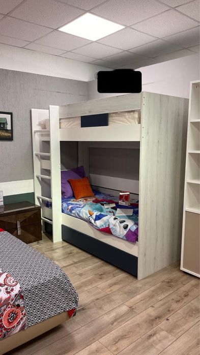 Кровать двухъярусная