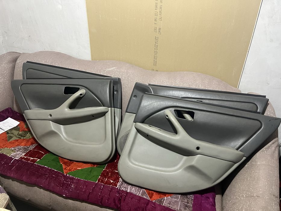 Обшивка двери камри 20-25