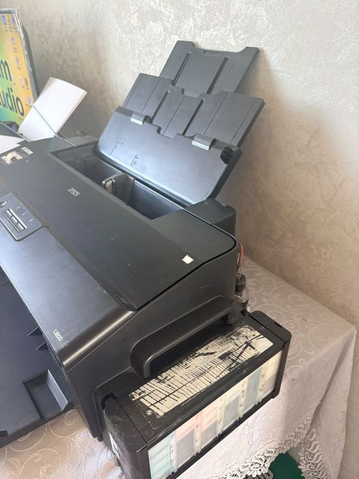 Продаю принтер Epson L1800
