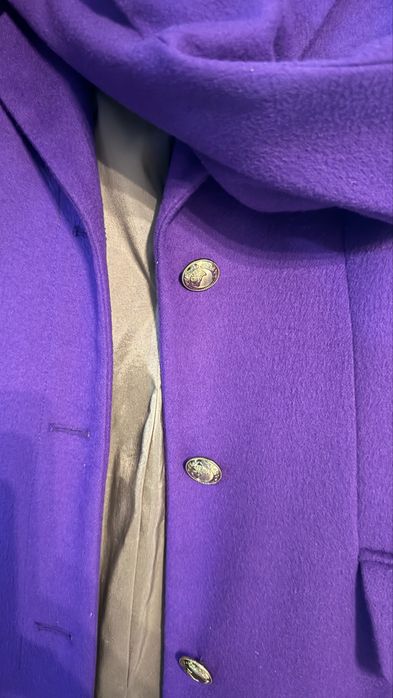 Шикарное пальто Versace