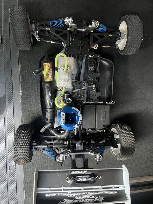 Masinuta curse cu motor